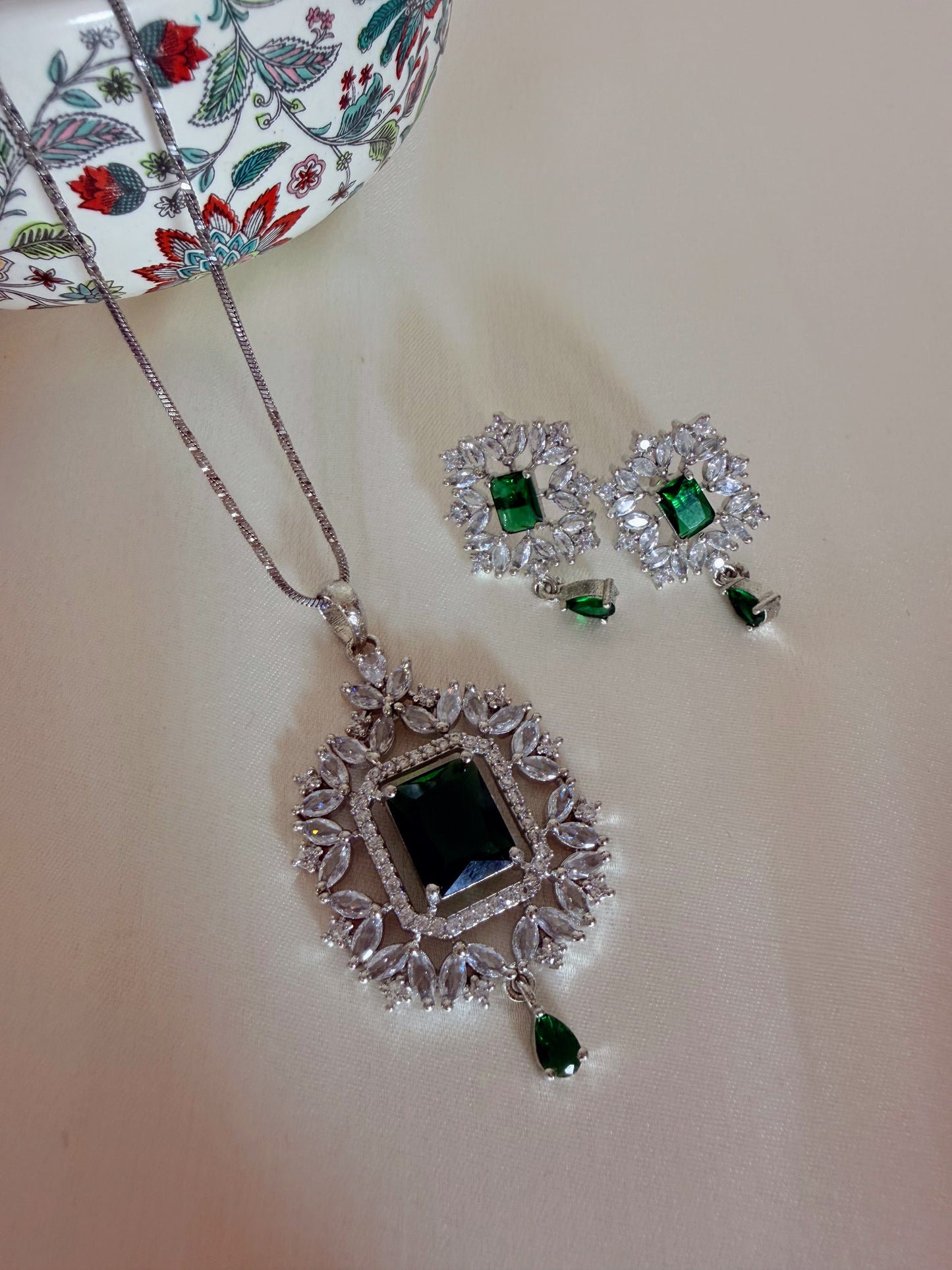 ✨ America Diamond Pendant set ✨