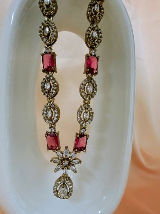 Ruby red shimmering zircon necklace set