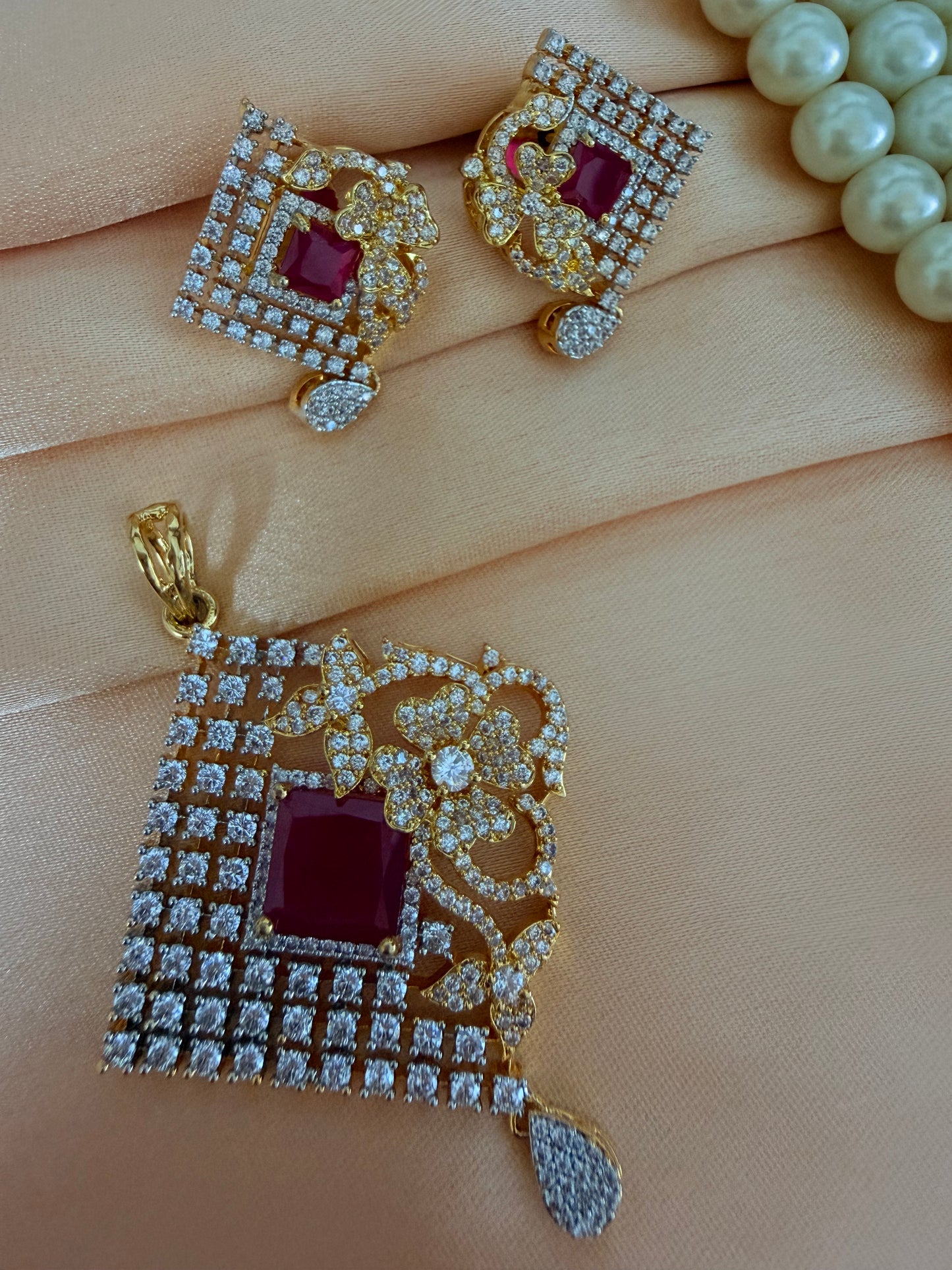 💎Gold finish pendant set💎