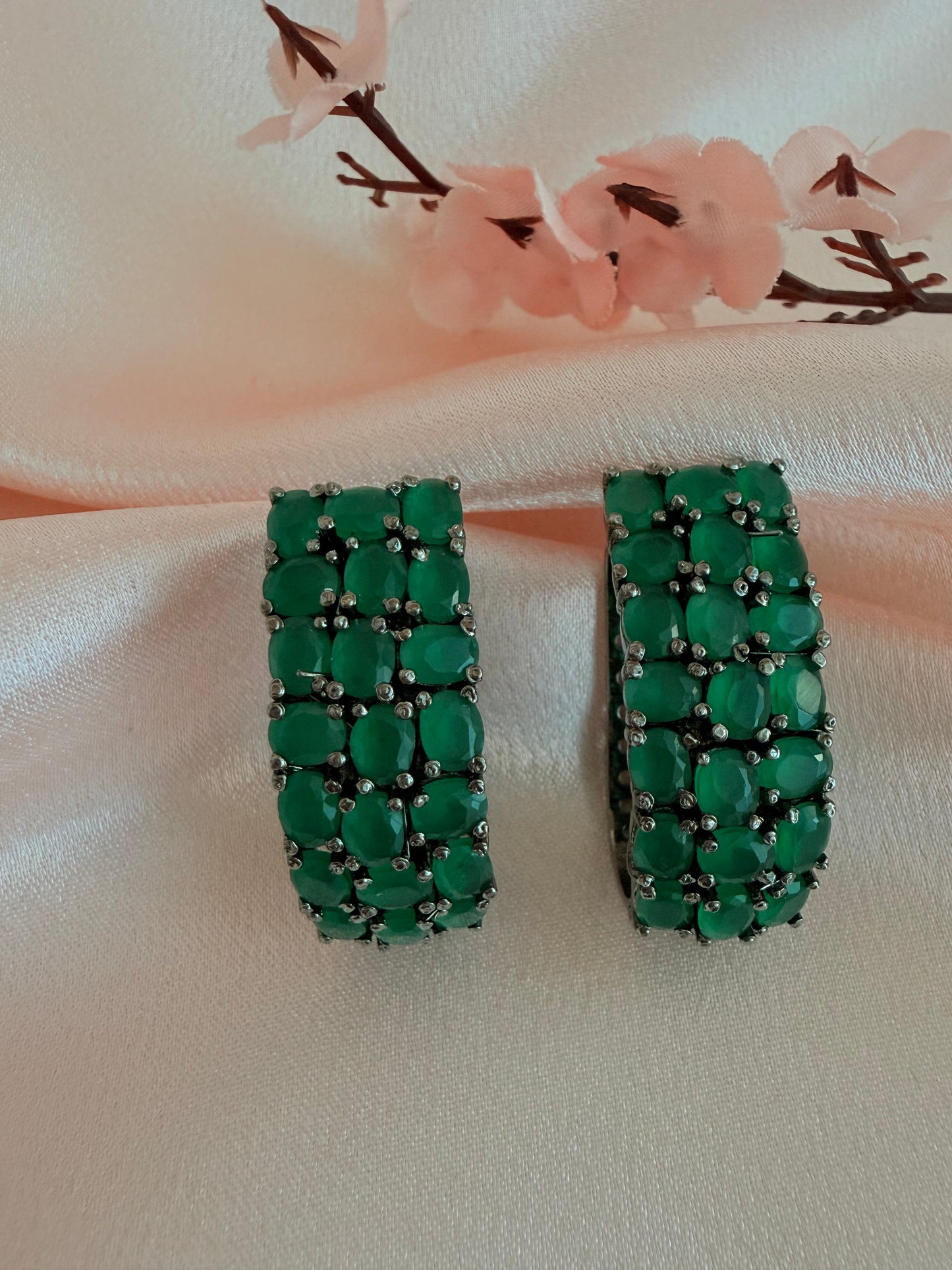 U-shaped hoop earrings