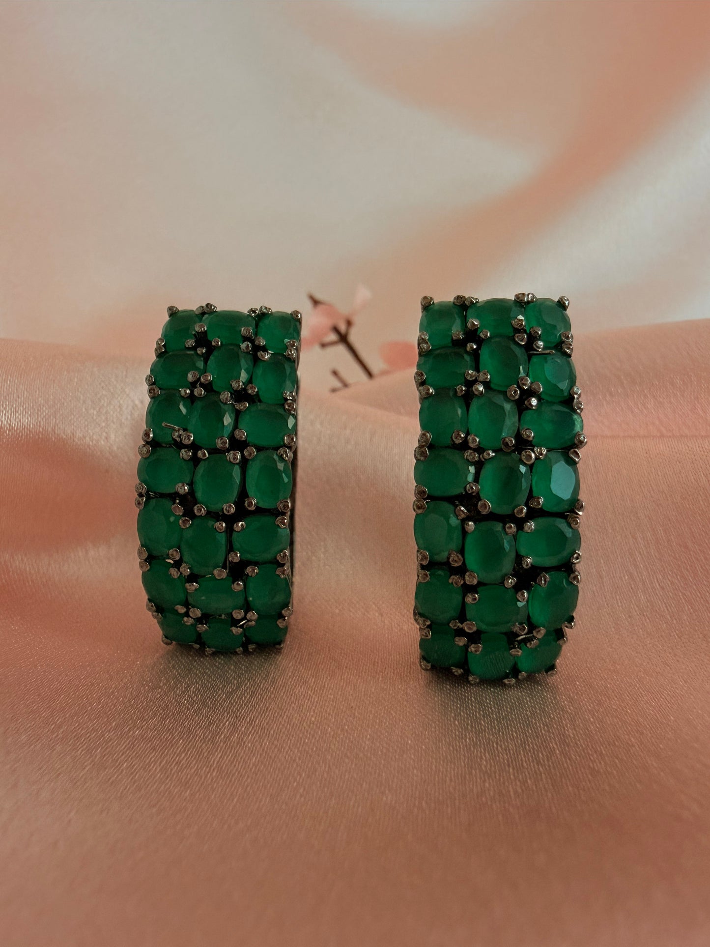 U-shaped hoop earrings