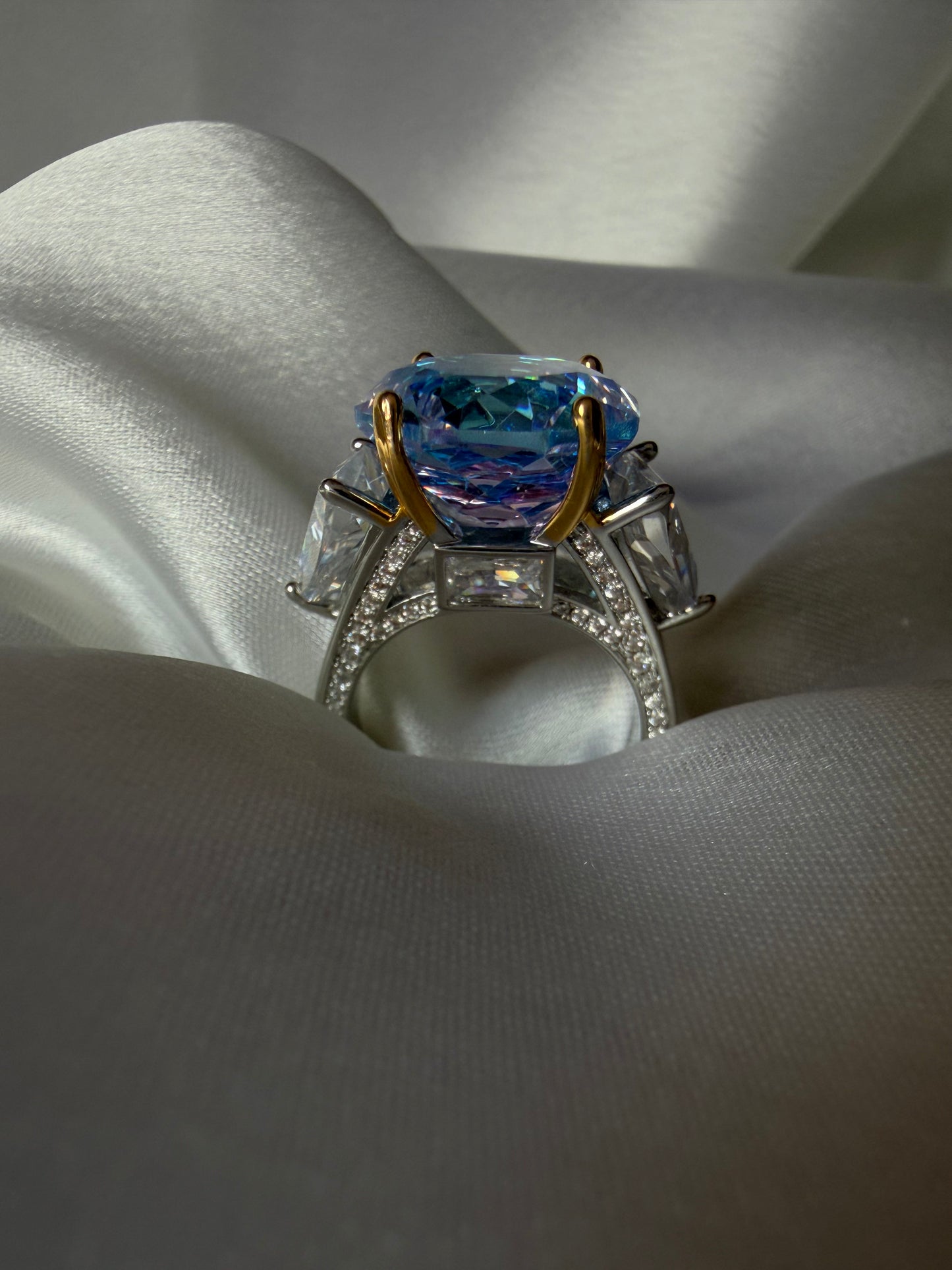 Copper base platinum plated premium ice cut CZ cocktail ring