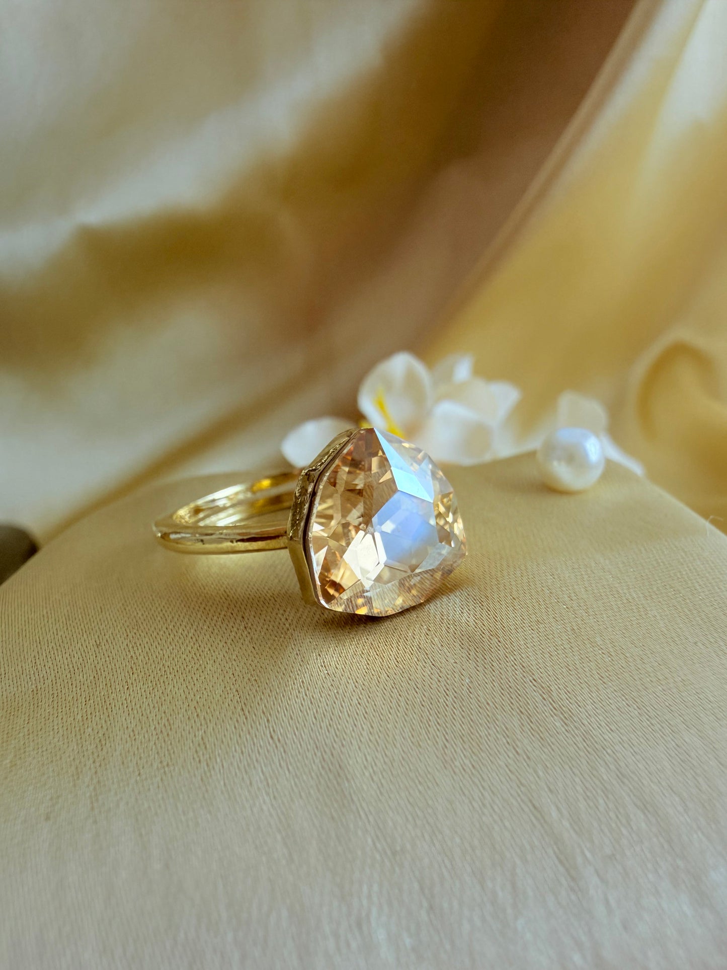 18 K gold plated ring with triangular faceted CZ stone ✨