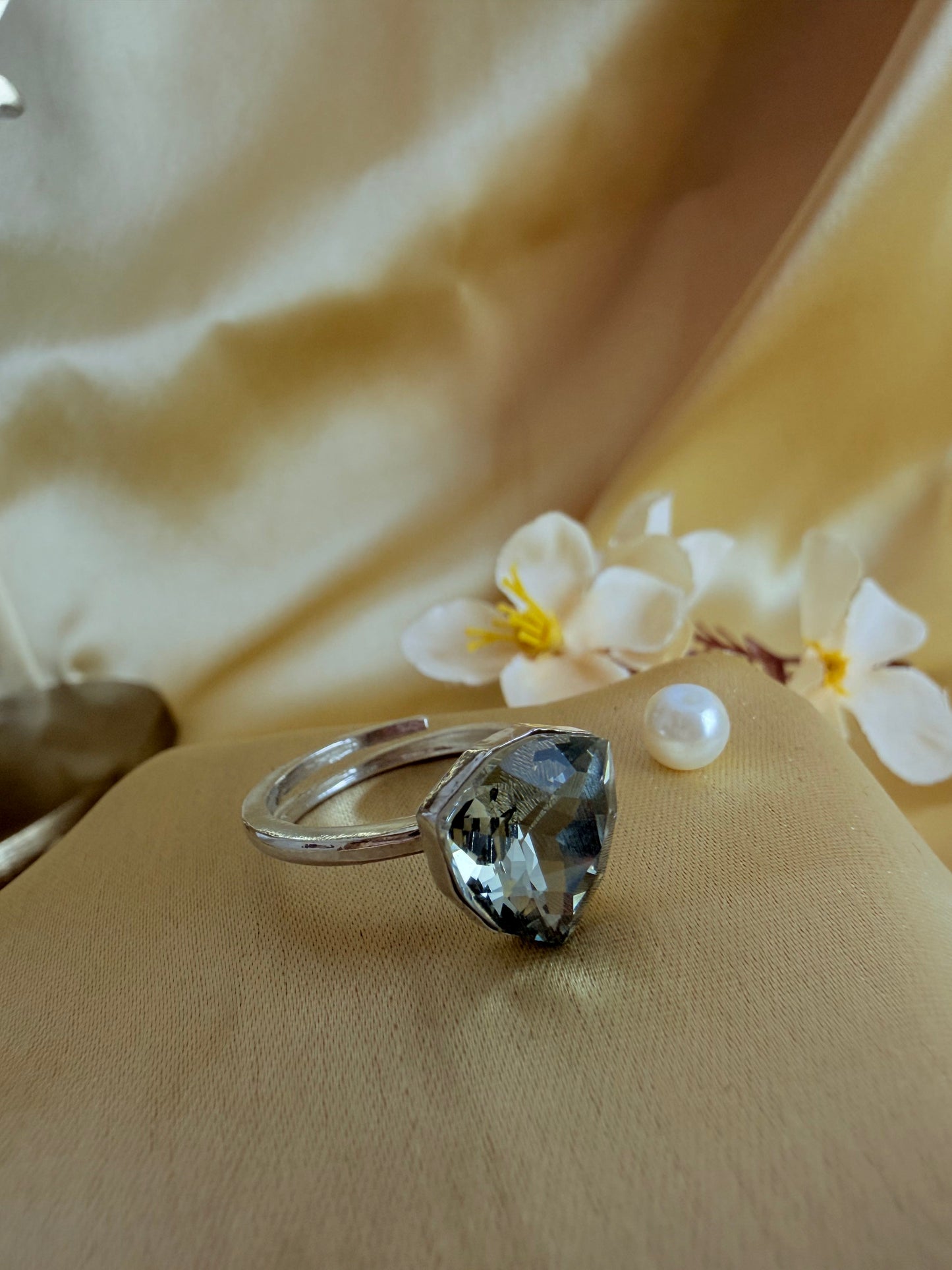 18 K gold plated ring with triangular faceted CZ stone ✨
