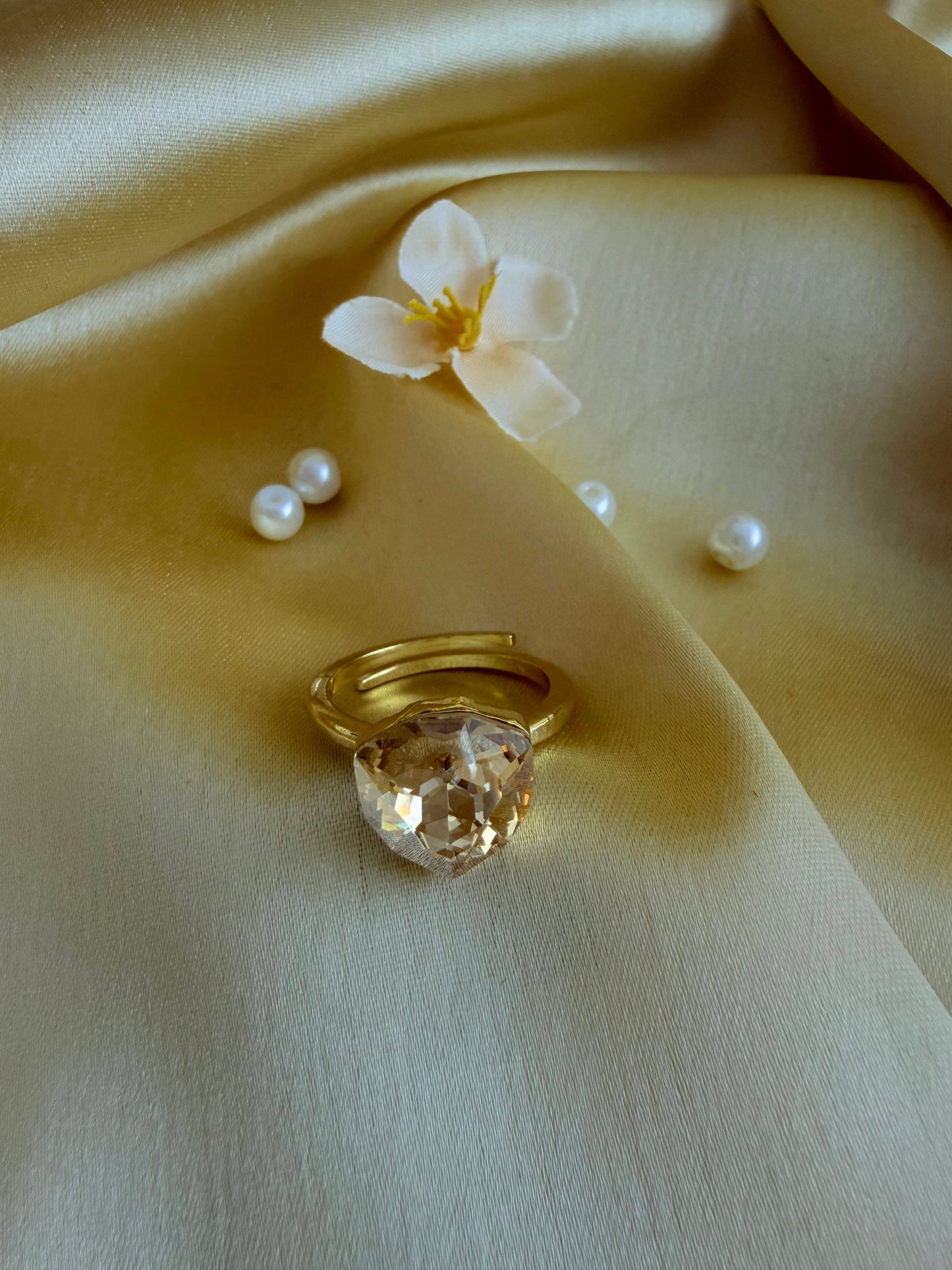 18 K gold plated ring with triangular faceted CZ stone ✨