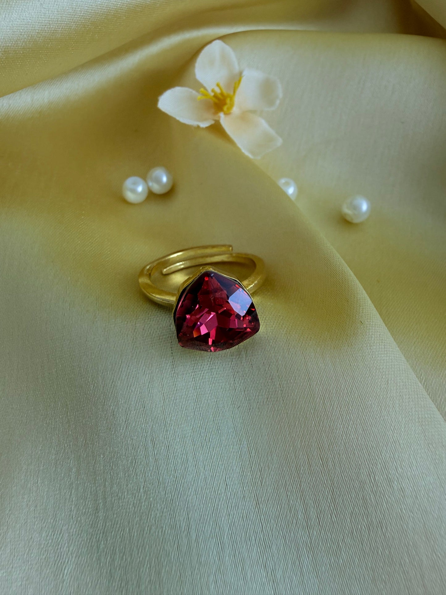 18 K gold plated ring with triangular faceted CZ stone ✨