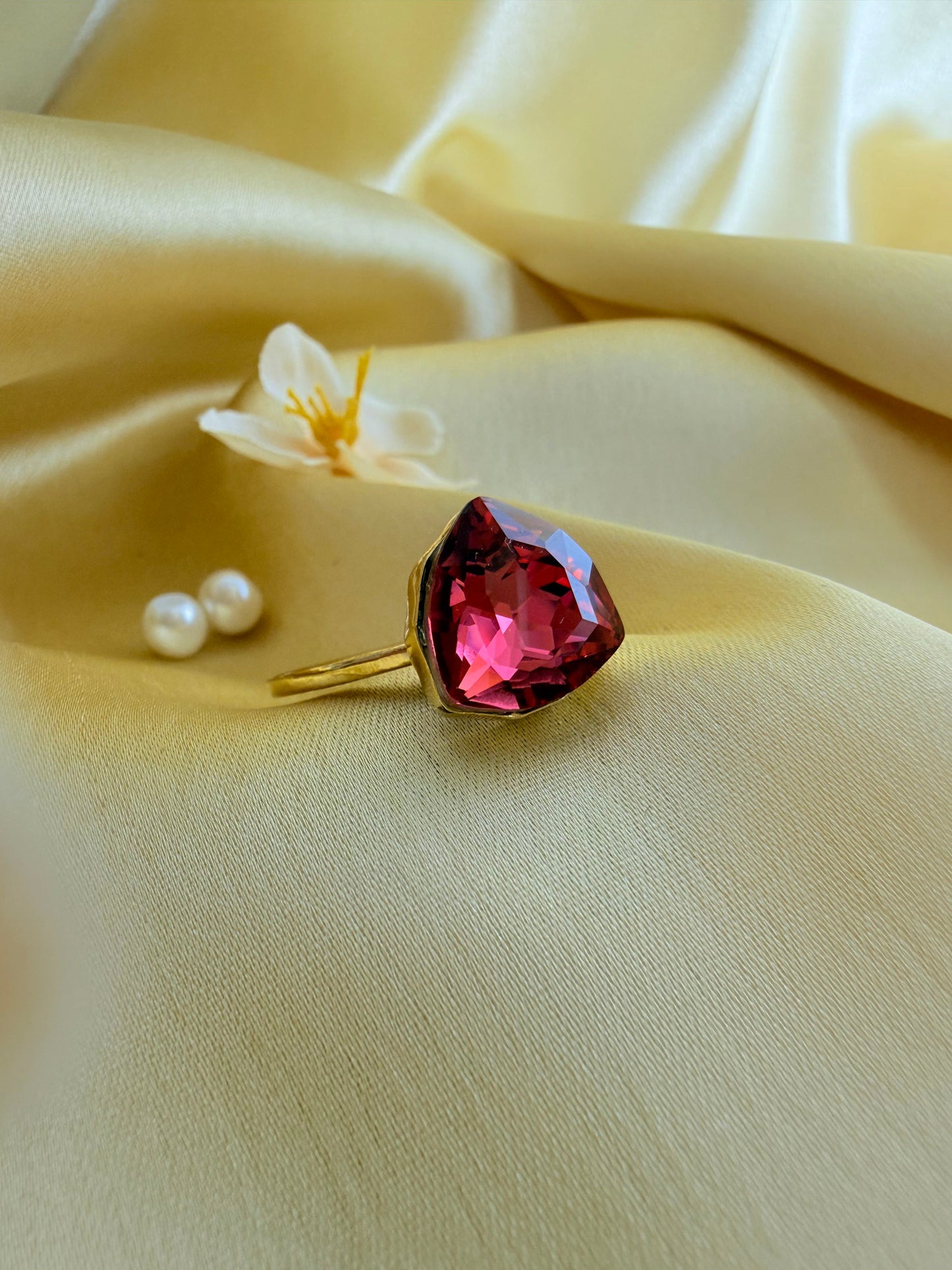 18 K gold plated ring with triangular faceted CZ stone ✨