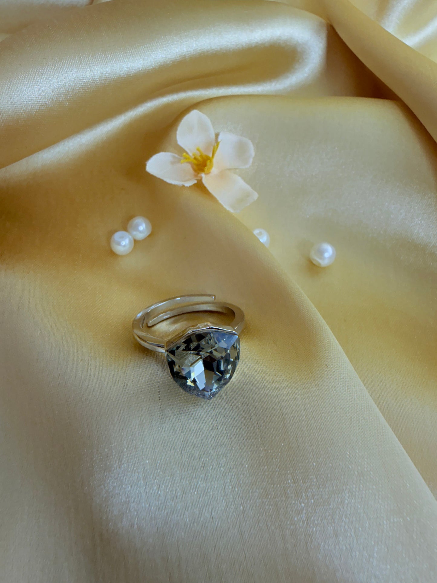 18 K gold plated ring with triangular faceted CZ stone ✨