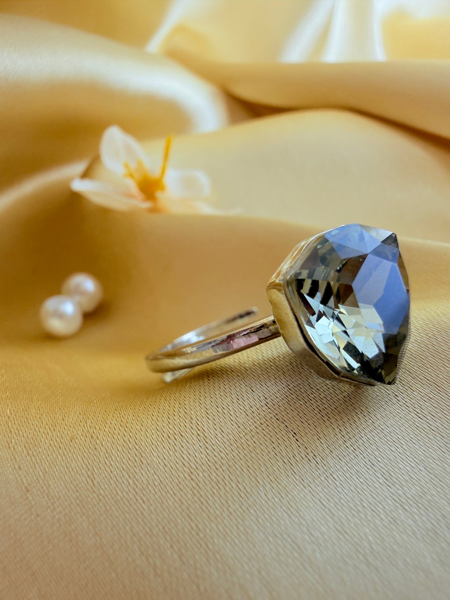 18 K gold plated ring with triangular faceted CZ stone ✨