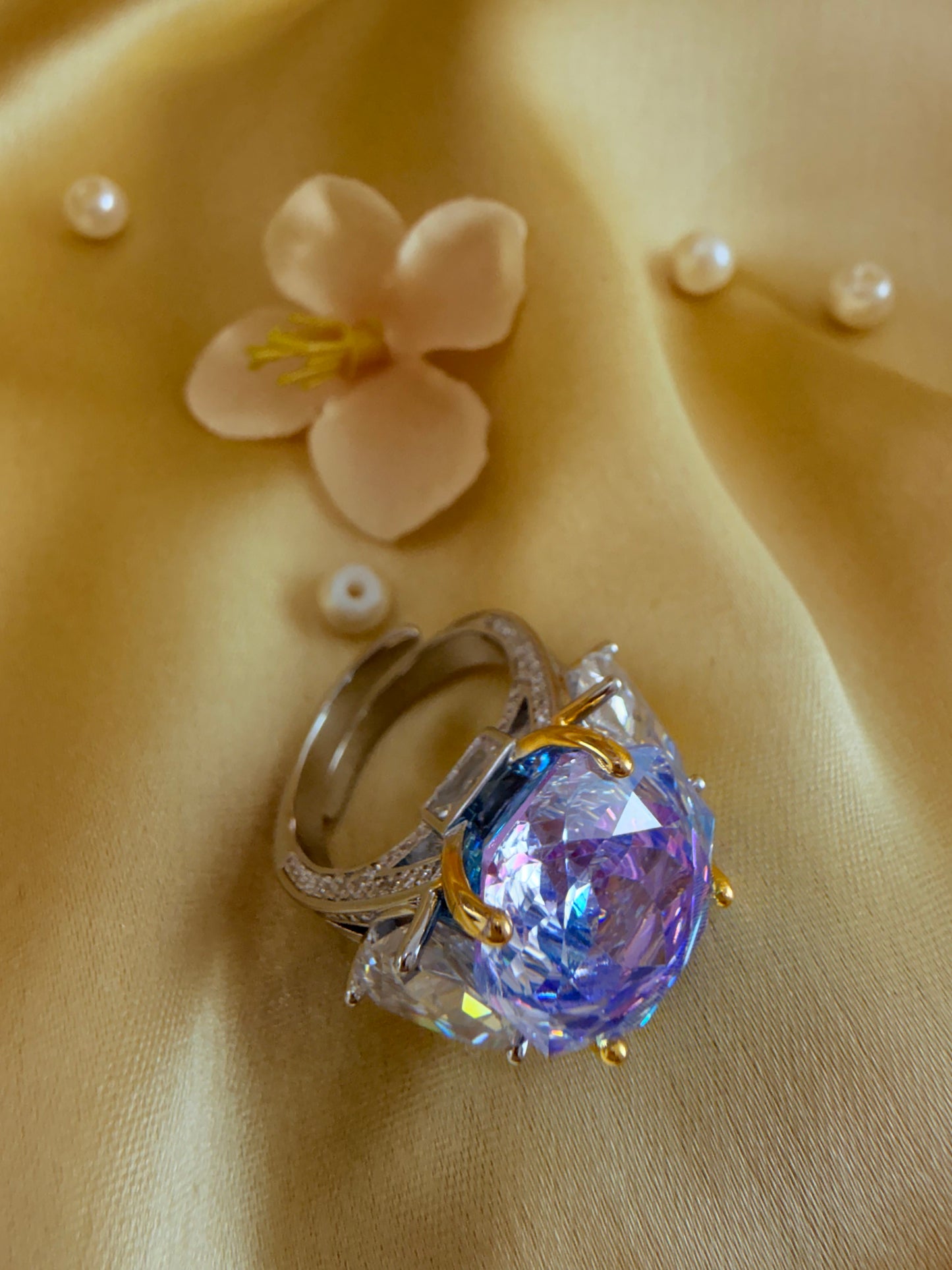 Copper base platinum plated premium ice cut CZ cocktail ring