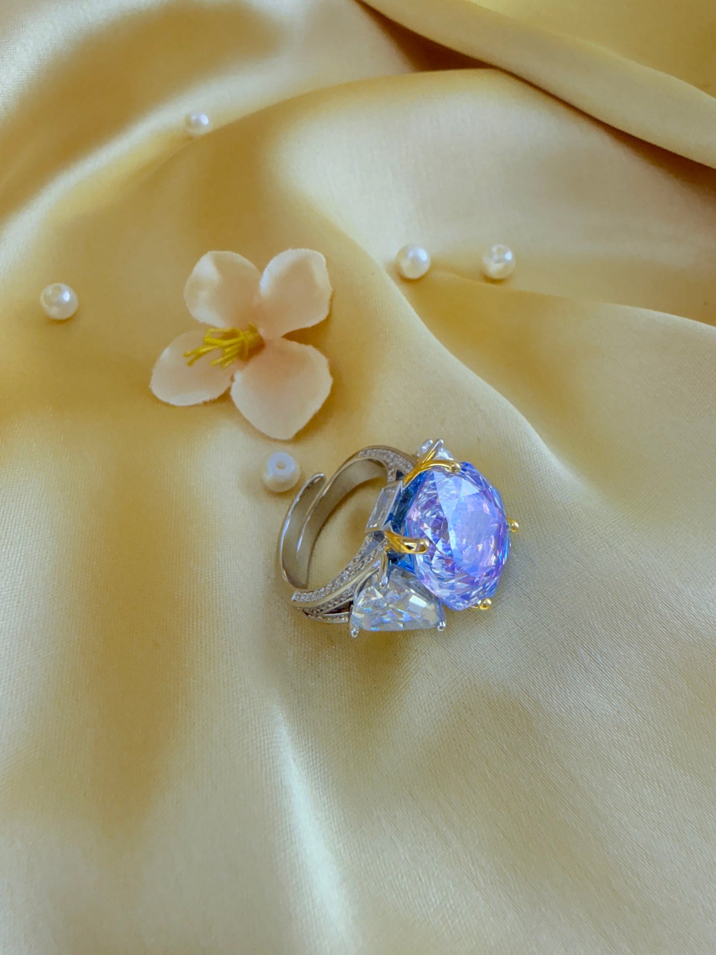Copper base platinum plated premium ice cut CZ cocktail ring