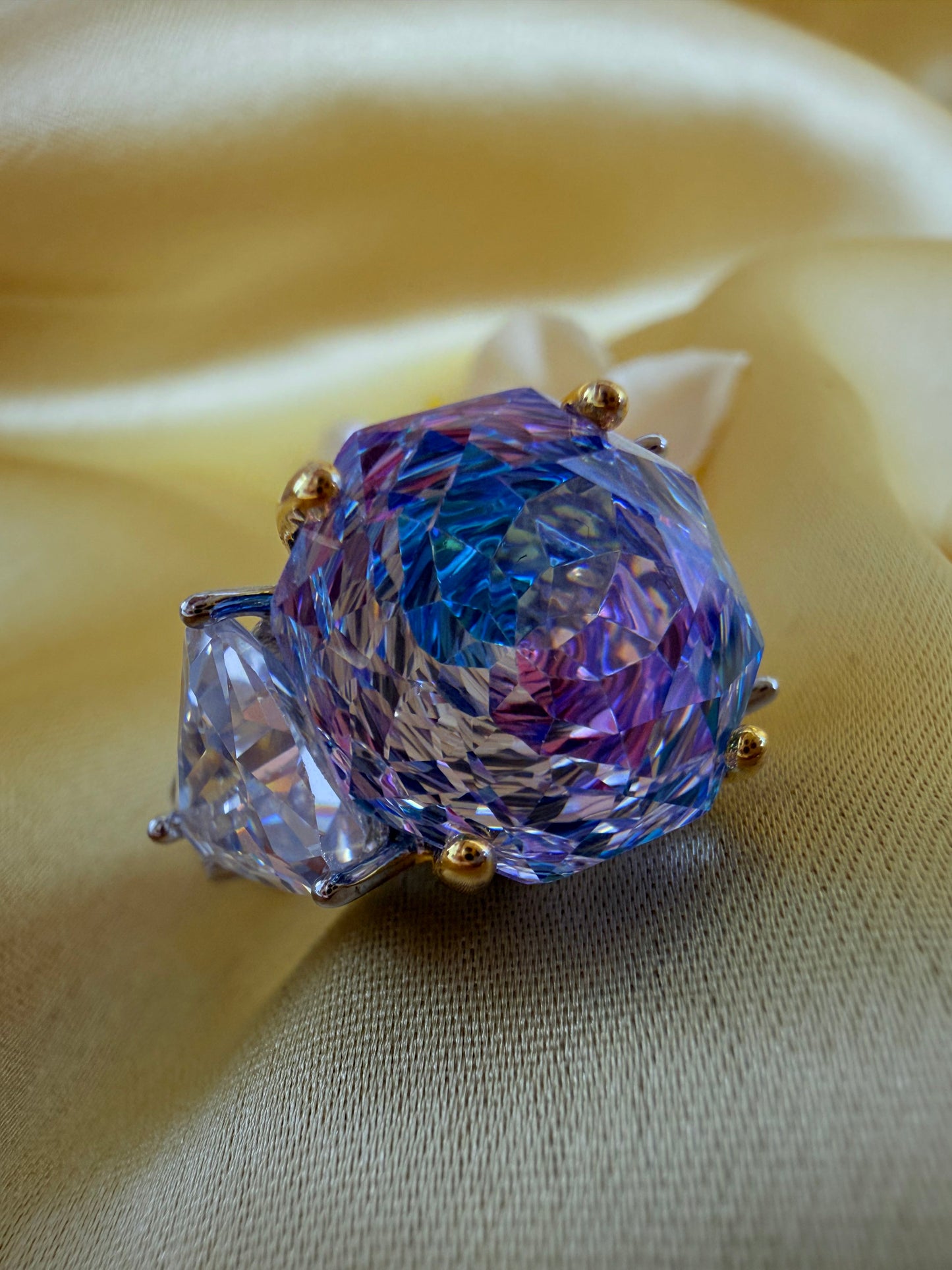 Copper base platinum plated premium ice cut CZ cocktail ring