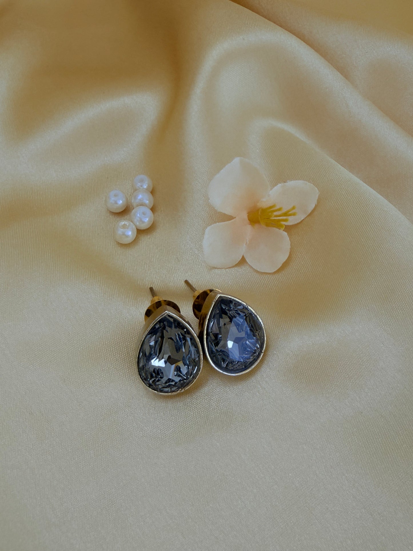 Teardrop💧 shaped Turkish Zultanite stud earrings