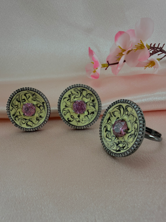 ✨Motif Cocktail Statement Ring with matching Earrings ✨