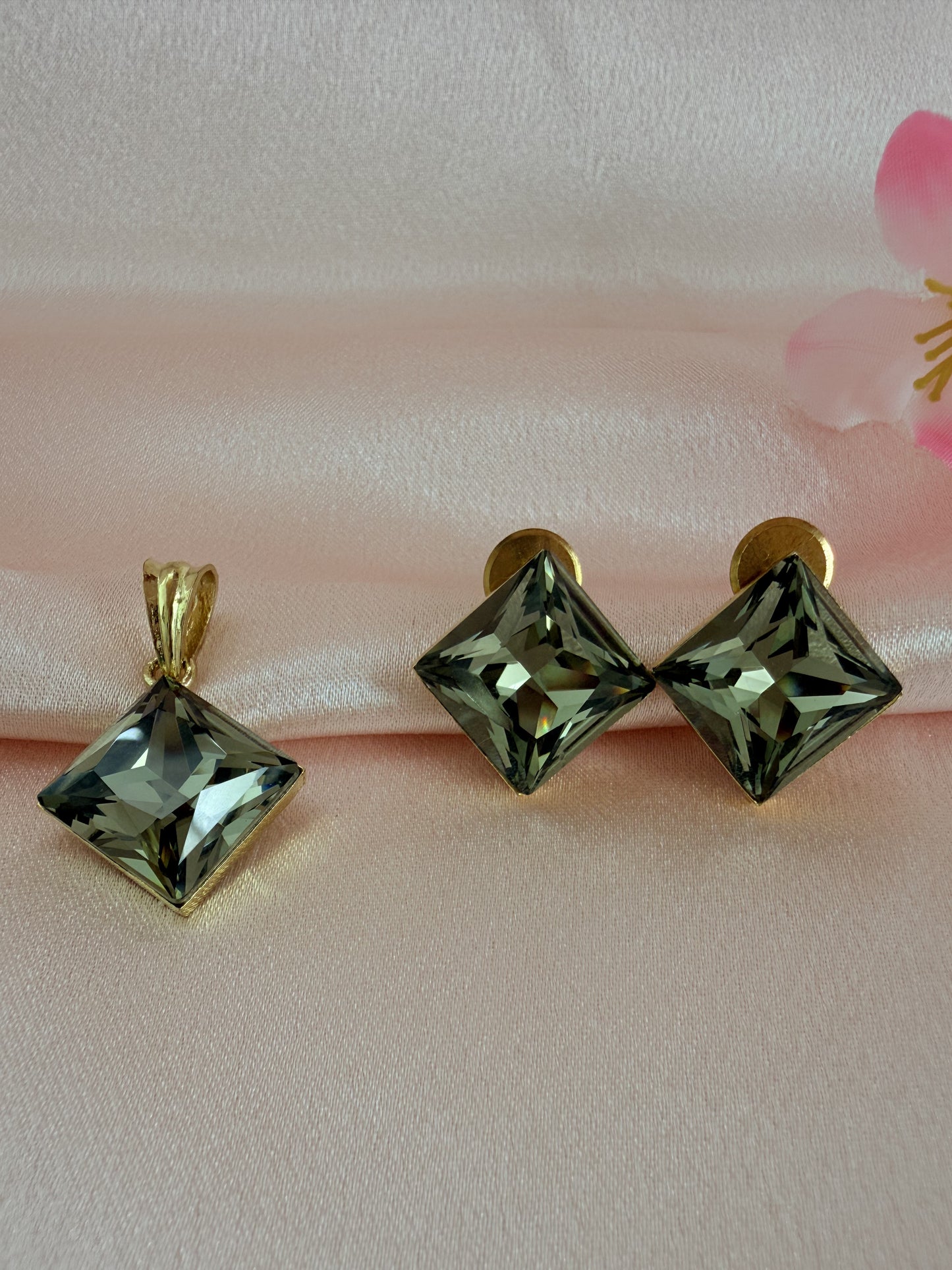 Square Princess-Pyramid Cut Crystal Pendant Set