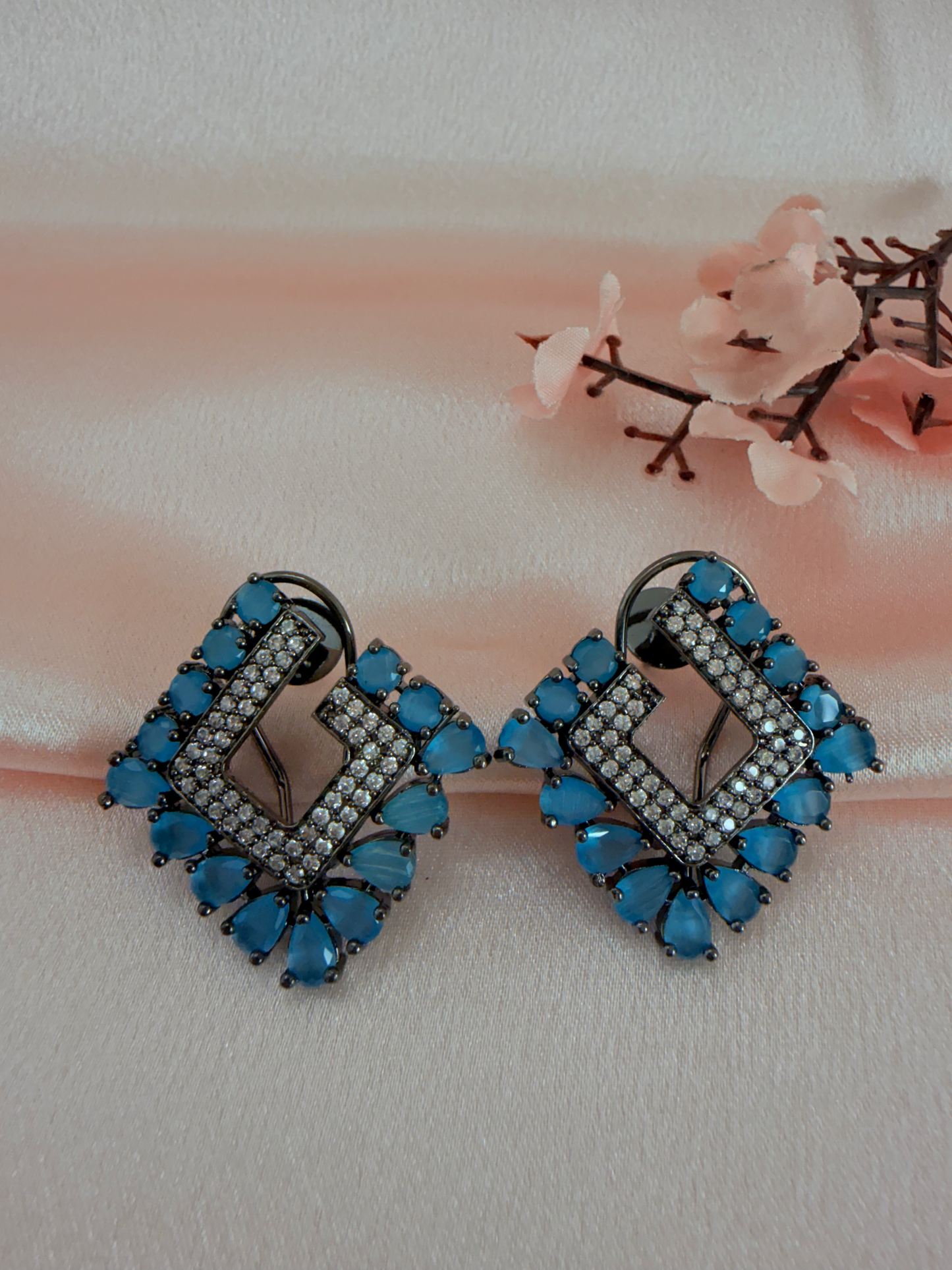 ✨C Zircon stone studded square shaped stud Earrings ✨