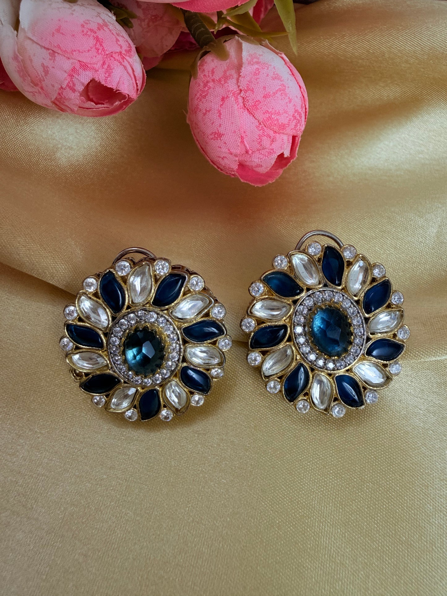 ✨Oversized Kundan studs✨