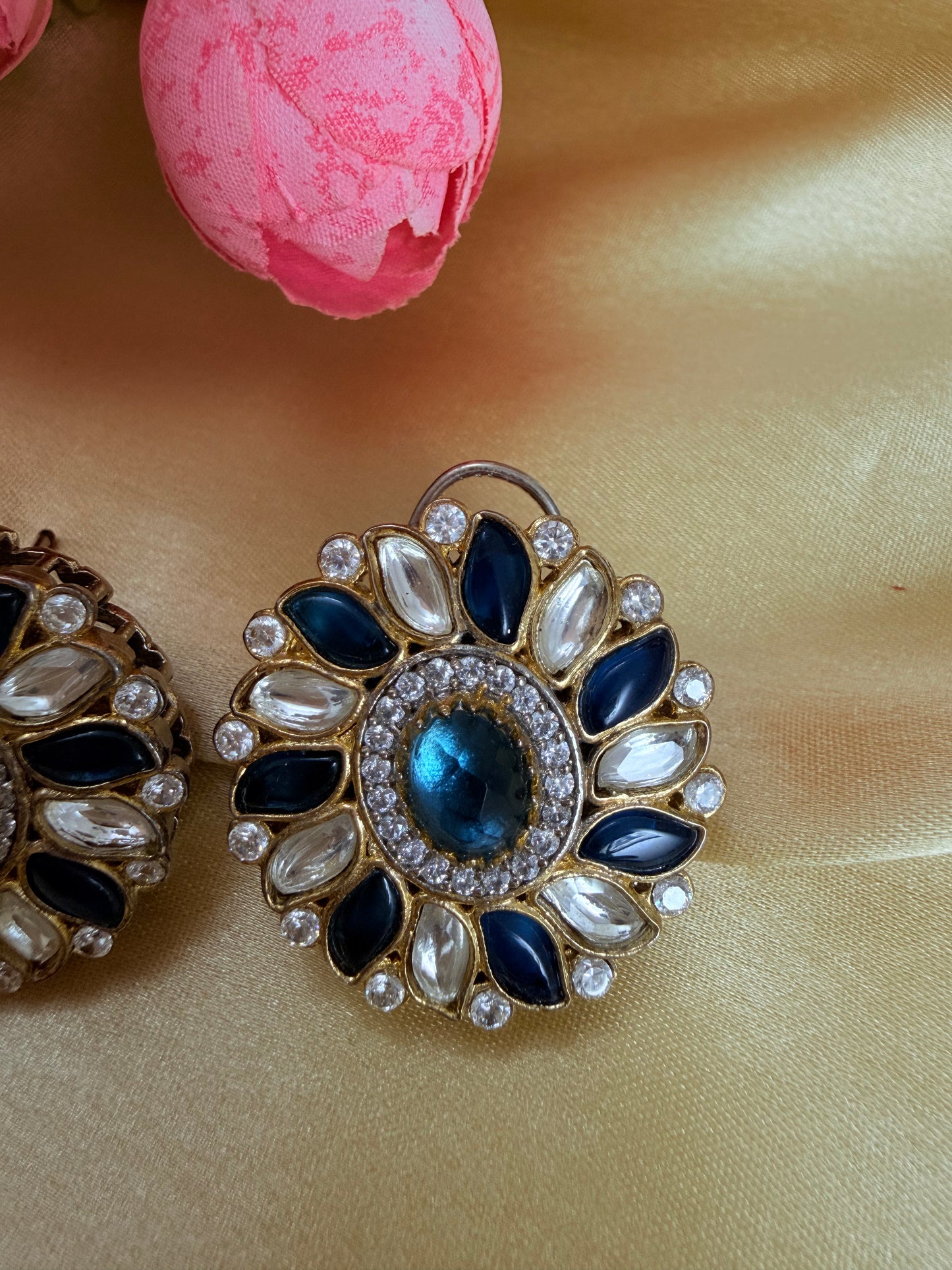 ✨Oversized Kundan studs✨