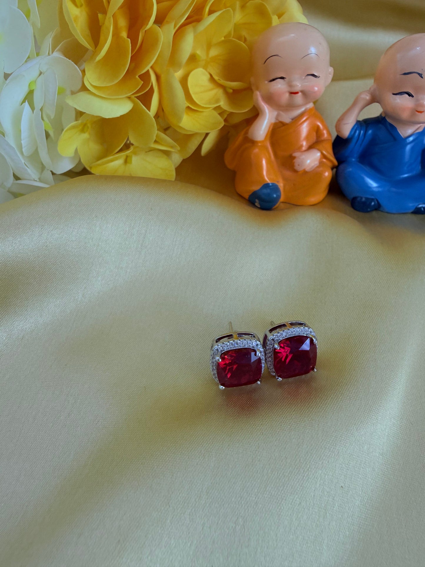 ✨Cushion Cut Small Studs with sterling silver halo of cubic zirconia ✨
