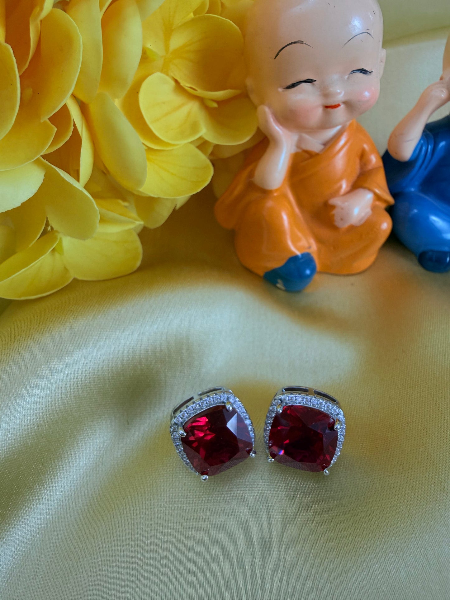 ✨Cushion Cut Small Studs with sterling silver halo of cubic zirconia ✨