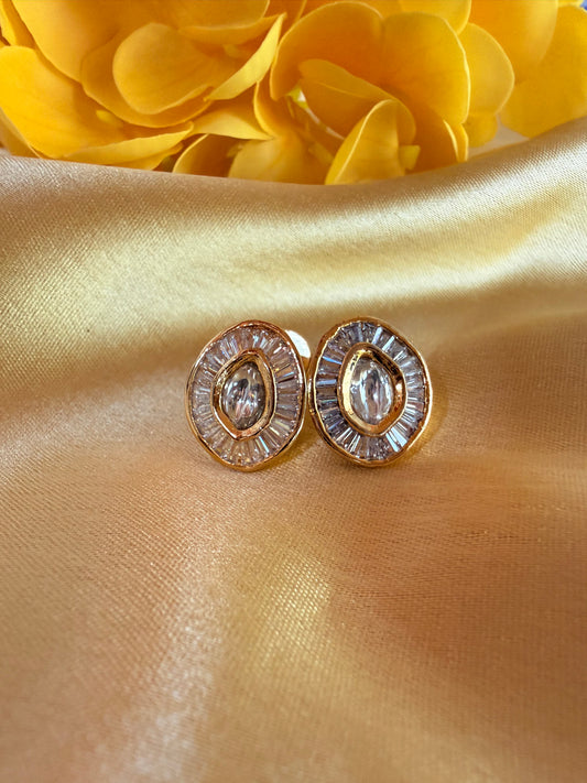 ✨Gold plated oval shared baguette American Diamond stud ✨