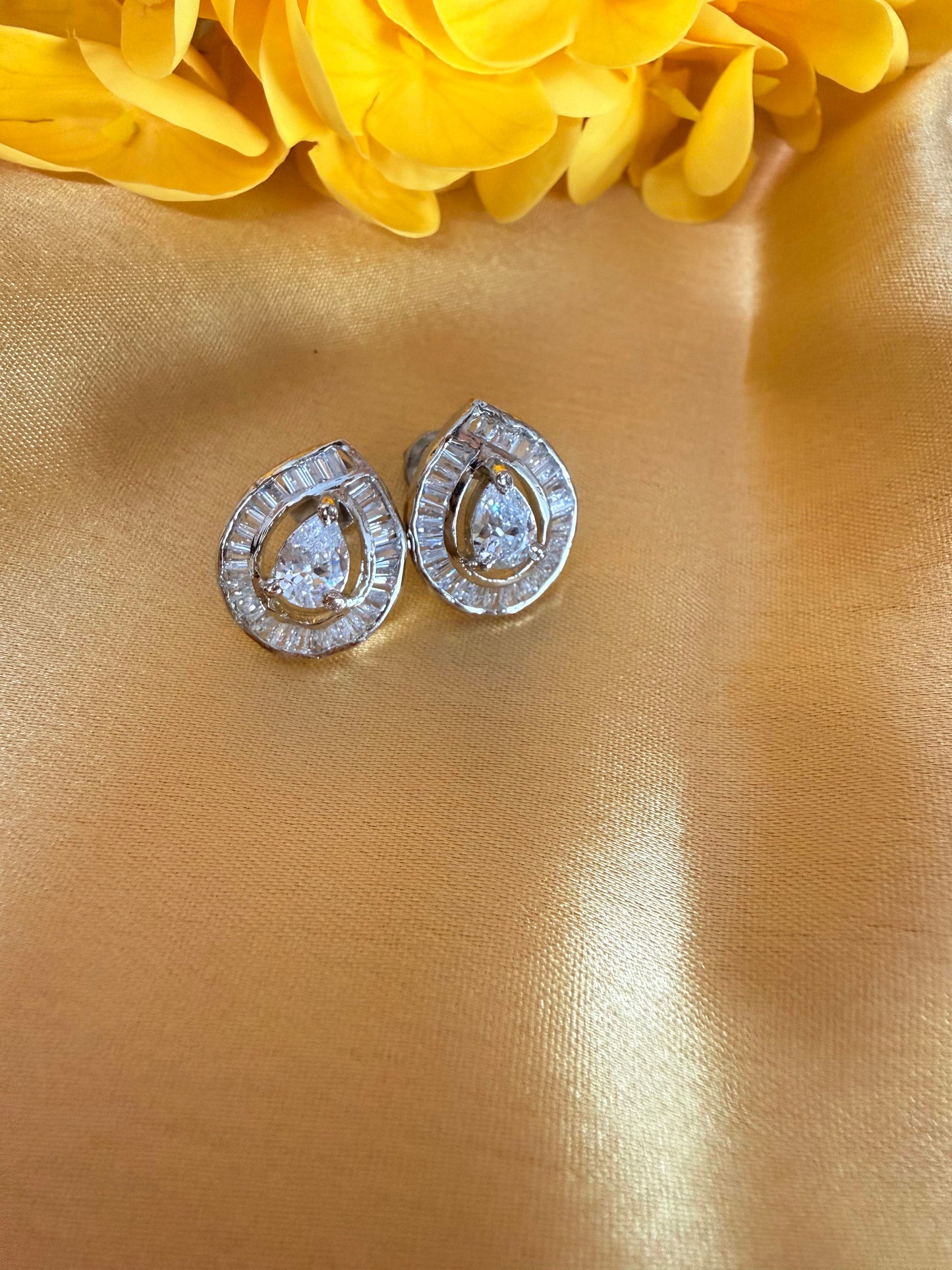 Silver Plated Elegant pear-shaped baguette Studs