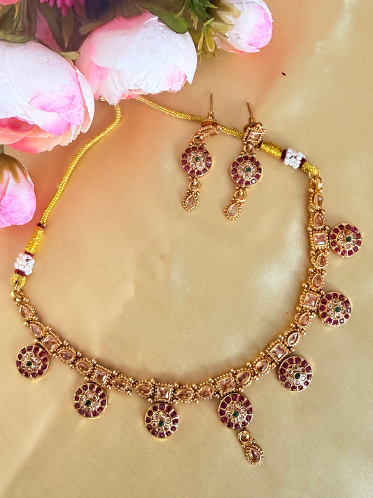 Antique gold-toned Kanthi style Necklace