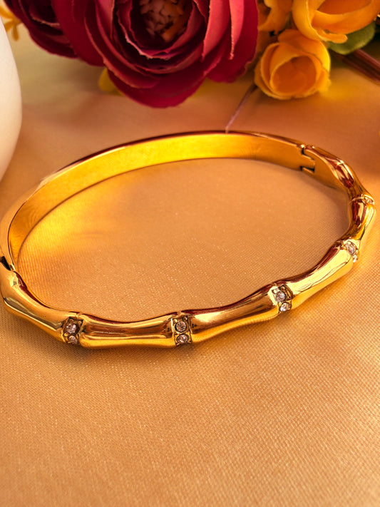 Bamboo-motif hinged bangle