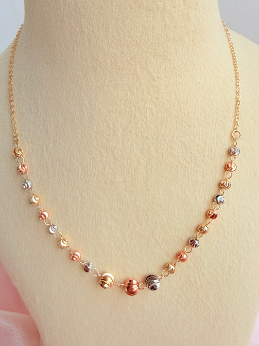 Tri-color laser-cut bead station Chain